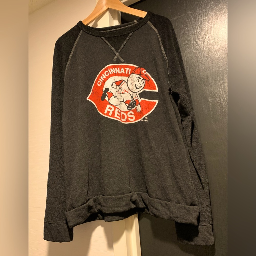 Cincinnati Reds Pullover Sweatshirt Brand New without Tags MLB